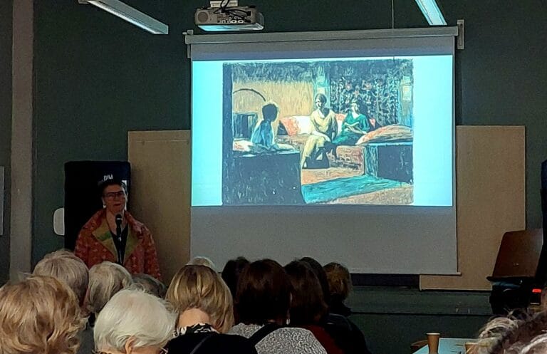 Ura taiteilijana ja yrittäjänä