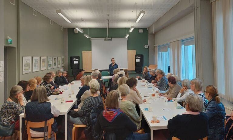 Kertomus ihmisestä politiikan armoilla